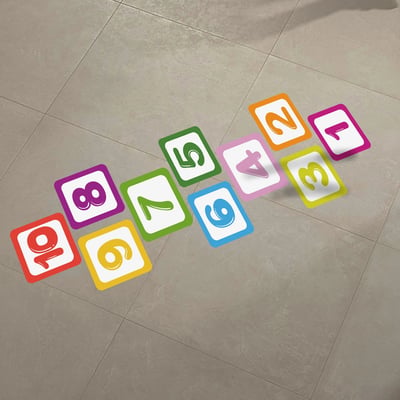 صورة لعبة أرقام للأطفال . لعبة كرتون ، مقاومة للماء