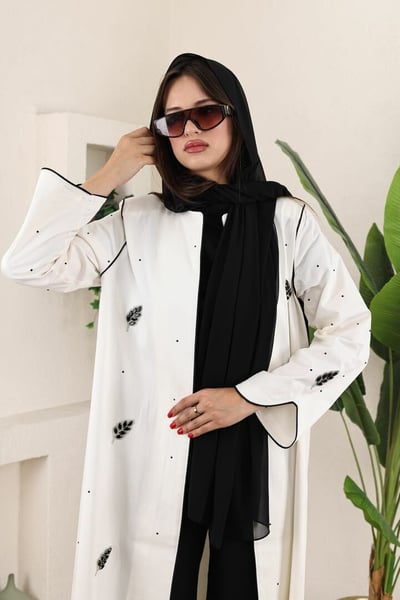 صورة عباية سارة 