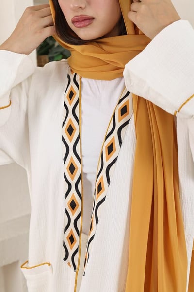 صورة عباية لينا 