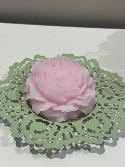 صورة وردة بيوني كبيرة