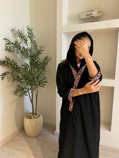 صورة عبايه كريب بكلفه