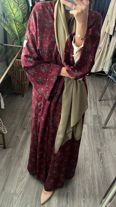 صورة عبايه مشجره ورود عودي 