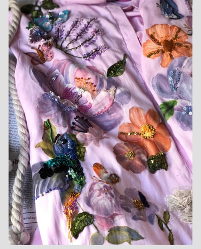 صورة Baby Pink abaya (Hand painted)