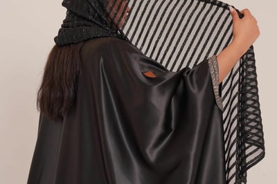 صورة عباية زاهيه 