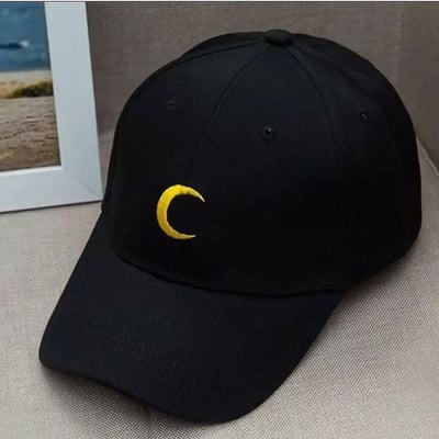 صورة كاب القمر الاسود