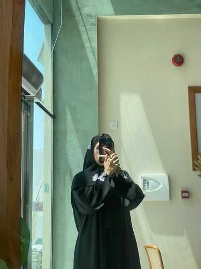 صورة عباية الفراشة 